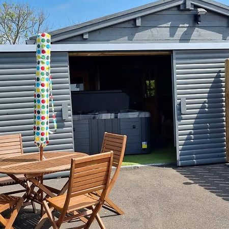 Grace'S Place With Hot Tub & Games Room Carrickfergus Dış mekan fotoğraf