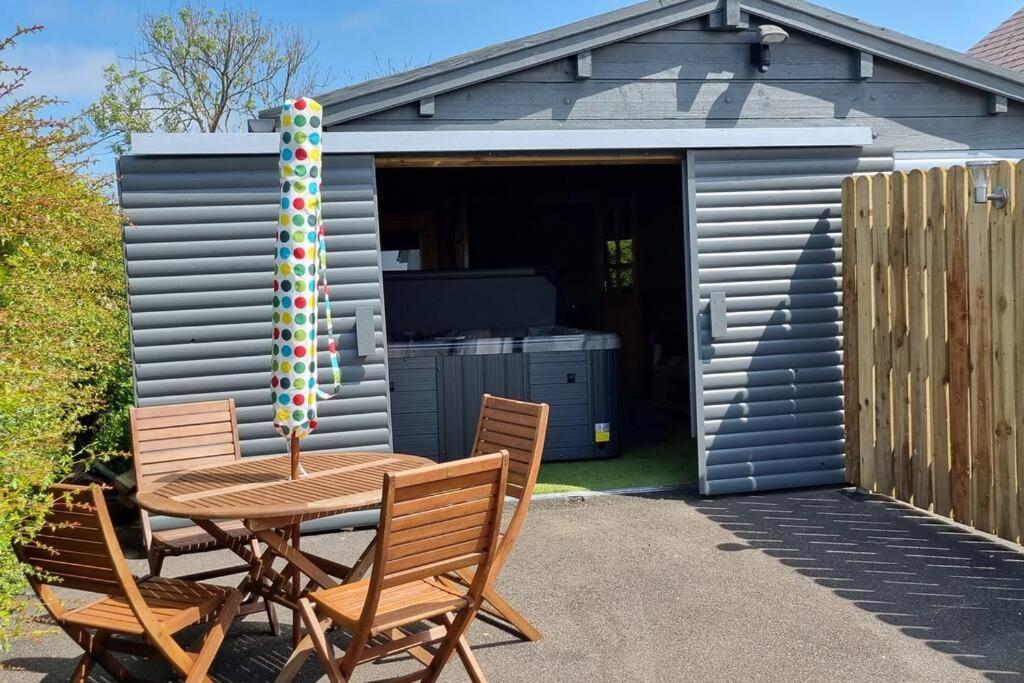 Grace'S Place With Hot Tub & Games Room Carrickfergus Dış mekan fotoğraf